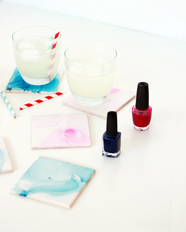 Make your own marbled watercolor coasters | highwallsblog.com