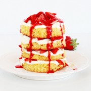 EAT | Strawberries & Cream Cake