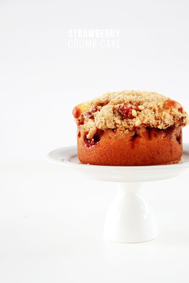 Mini Strawberry Crumb Cake | www.highwallsblog.com