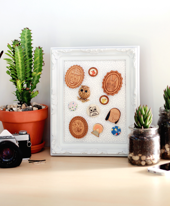 Got a collection of brooches hiding away in the bottom of your jewellery box? Why not display them with this easy DIY | www.highwallsblog.com 