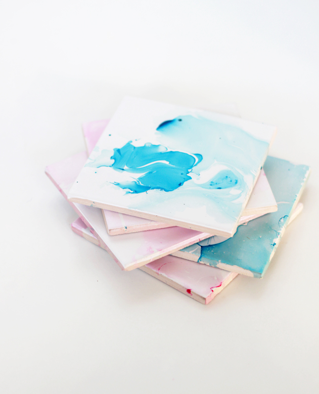 Make your own marbled watercolor coasters | highwallsblog.com