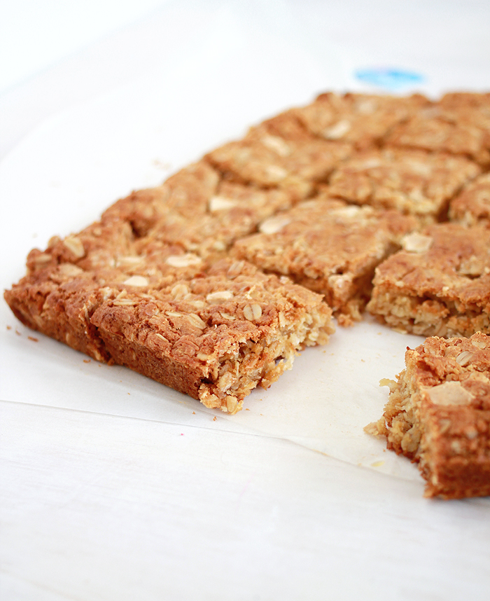 Make this Homemade Anzac Oat Slice - Perfect for celebrating Australia Day! 